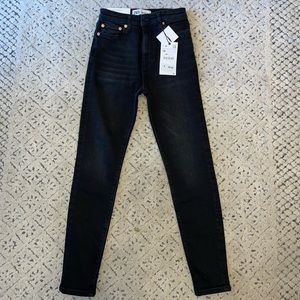 Zara 80s High Waist in Shadow Black